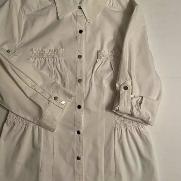 Elements buttons down shirt size M. 2/3 long sleeves, color white, front pockets - Picture 14 of 16